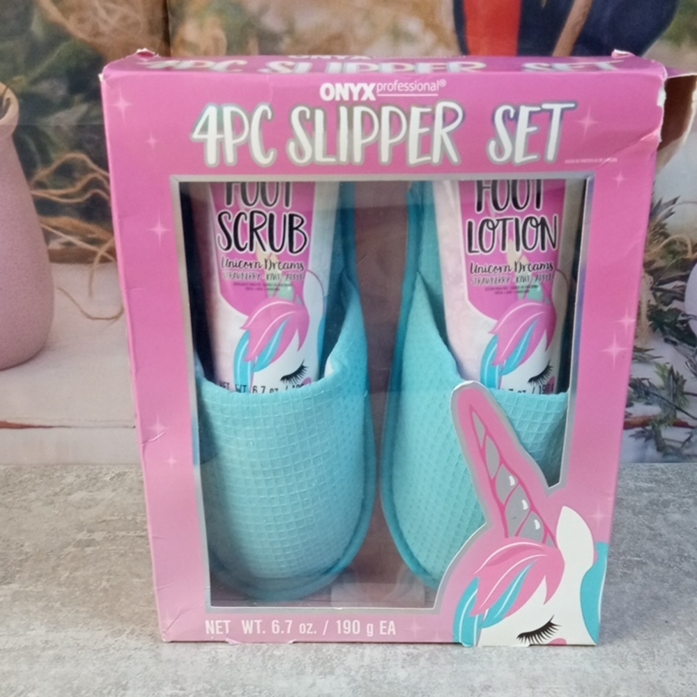 🛍️ Onyx Professional Unicorn Slipper Set with Foot Care